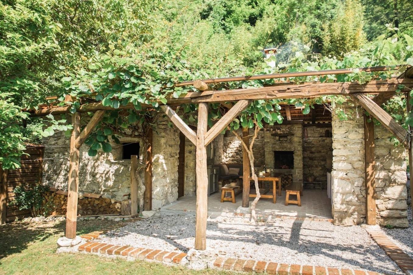 Villa Kuninez Most na Soči Exterior foto